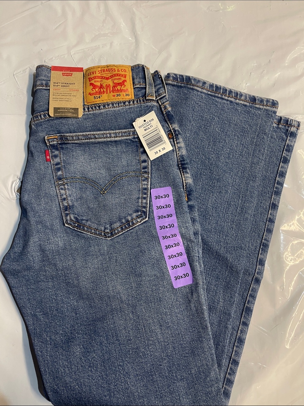 Levi's men’s 514 Straight Jeans in Medium Blue